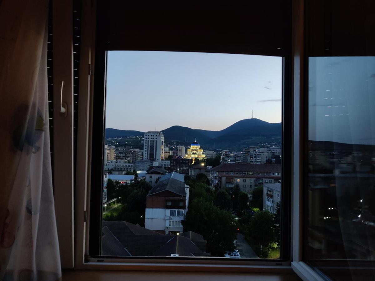 Cosy 2-Bedroom Apartment With An Amazing Panorama Дева Екстериор снимка