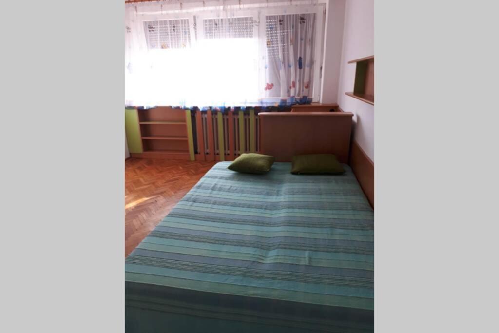 Cosy 2-Bedroom Apartment With An Amazing Panorama Дева Екстериор снимка